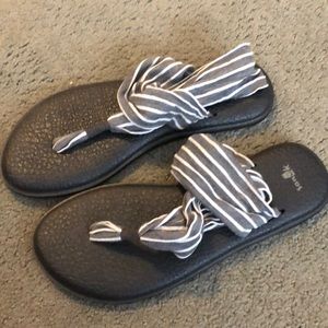 Sanuk Sandals 8